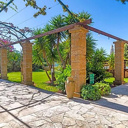 Masseria L'uliveto Hotel 3*